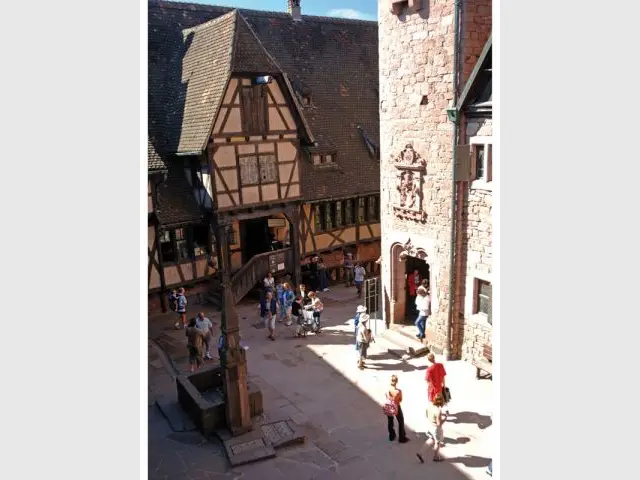 Basse-cour du château - Château du Haut Koenigsbourg