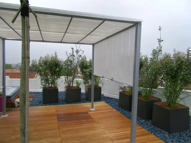 Une pergola moderne - terrasse