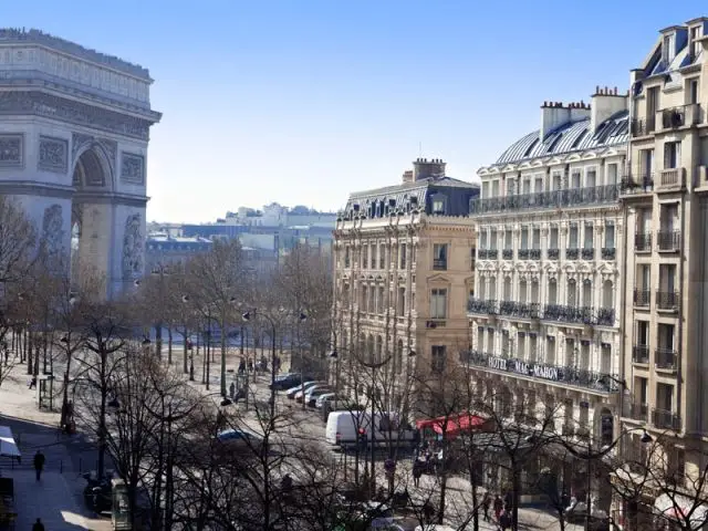 Terrasse - Hôtel Champs Elysées Mac Mahon