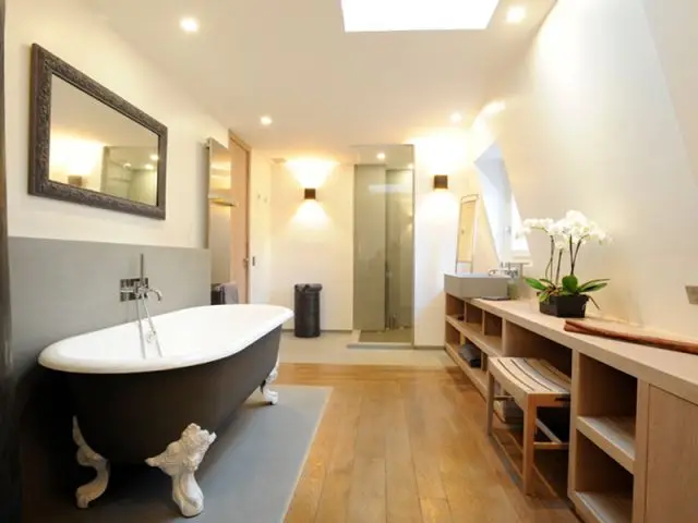 Une salle de bains grand standing - loft