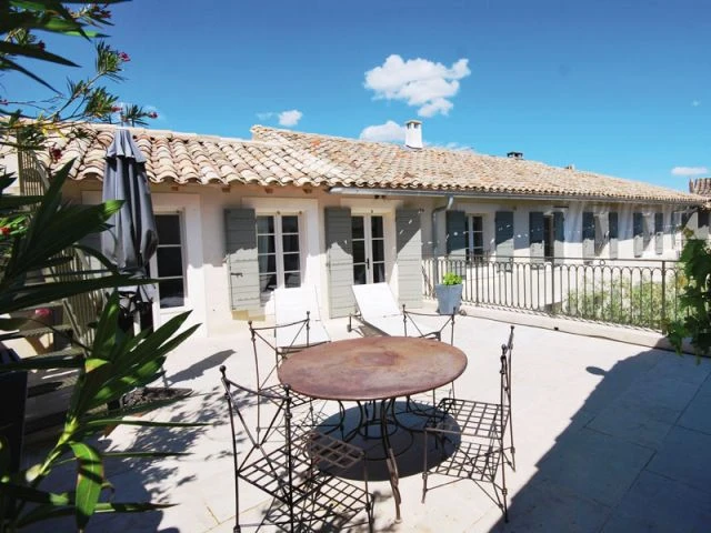 Première terrasse de la Chambre aux 2 terrasses - Maison d'hôte isle sur sorgue