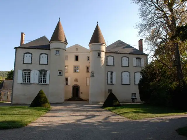 Un château également en vente - giscard