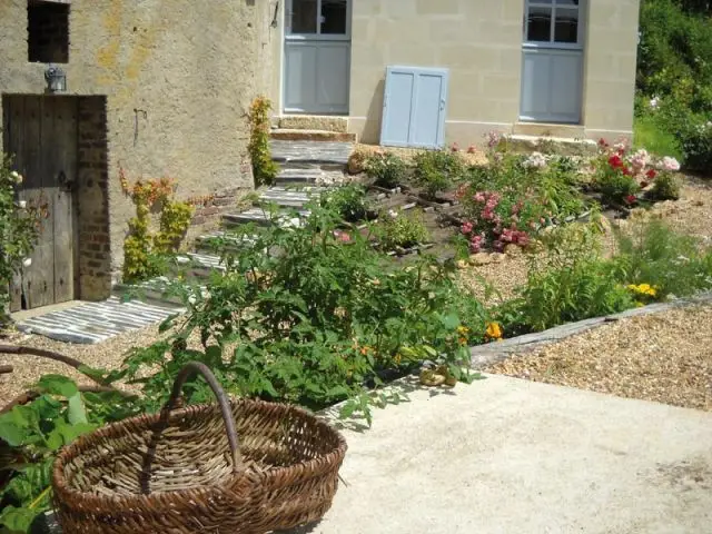 Un jardin et un potager - Loge de Courtoux