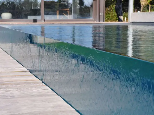 Verre feuilleté - Piscine Carré Bleu - Concept Aquaglass