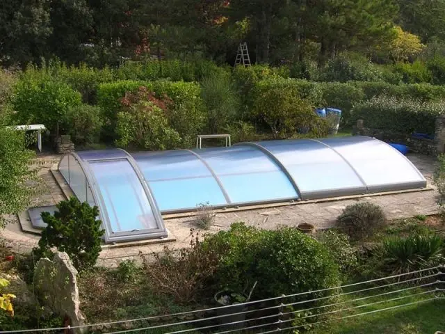 Un abri de piscine sur mesure - Abri de piscine