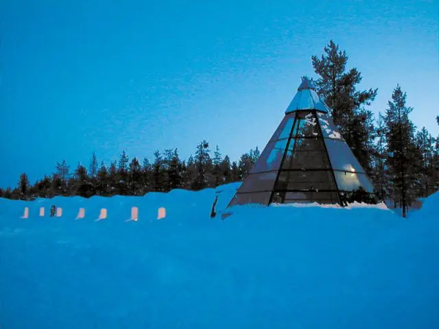 Un lieu de réception en verre - Hôtel igloo