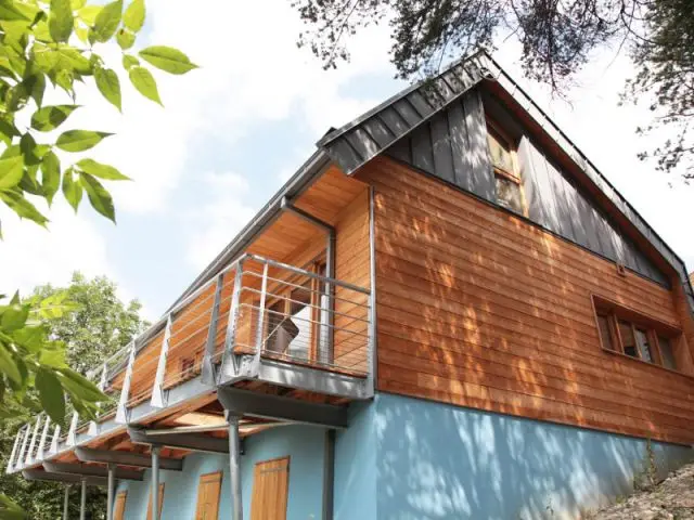 Mélange de matériaux - Chalet bois zinc béton