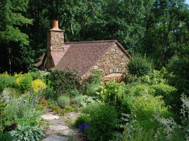 Une maison en pierre et en argile - Maison de Hobbit