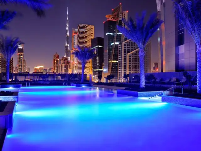 Piscine extérieure JW Marriott Marquis Dubaï