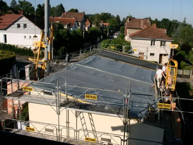 Protection du toit pendant les travaux - Surélévation BBC rénovation