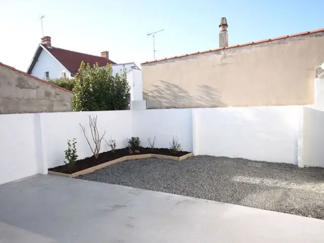 Cour - Après travaux - Chantier Vendée  maison 1948 rénovée I-Revov