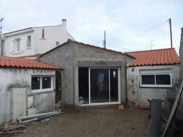 Création d'un plafond rempant - Chantier Vendée  maison 1948 rénovée I-Revov