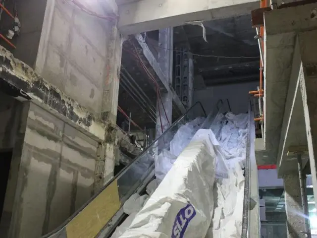 Vue de l'escalator  - Les trois quartiers à Madeleine