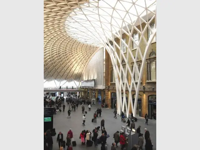 Une forme de fontaine  - La gare de King's Cross à Londres