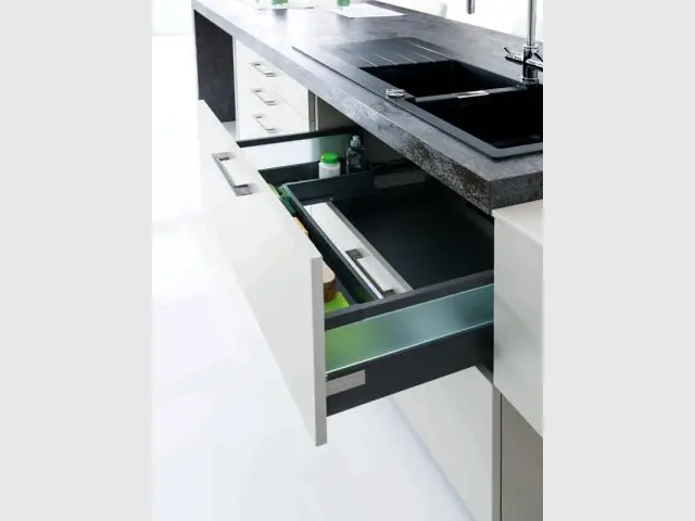 Des tiroirs conçus pour facilier le tri - GreenKitchen