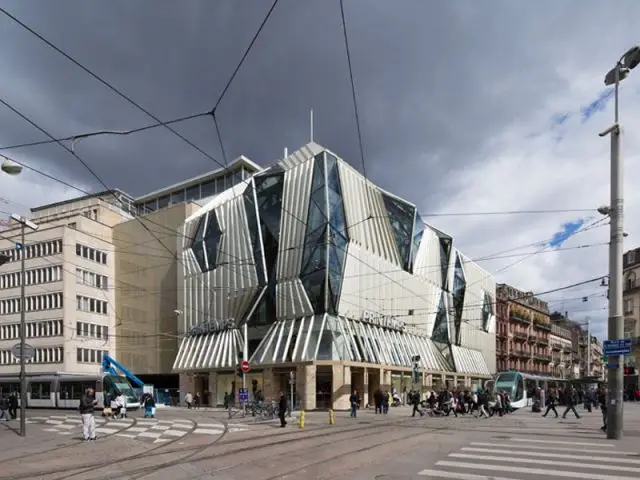 Un bâtiment esprit contemporain - Printemps Strasbourg