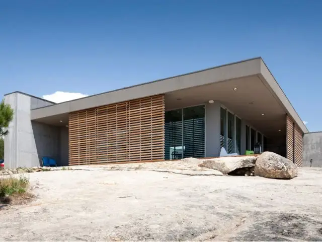 Une maison fondue dans son environnement - La Villa Géraldine