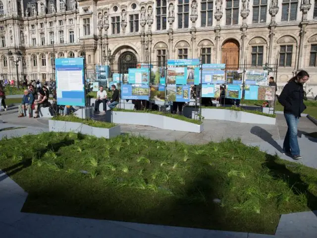 Un tapis d'herbe - Jardin éphémère de l'hôtel de Ville