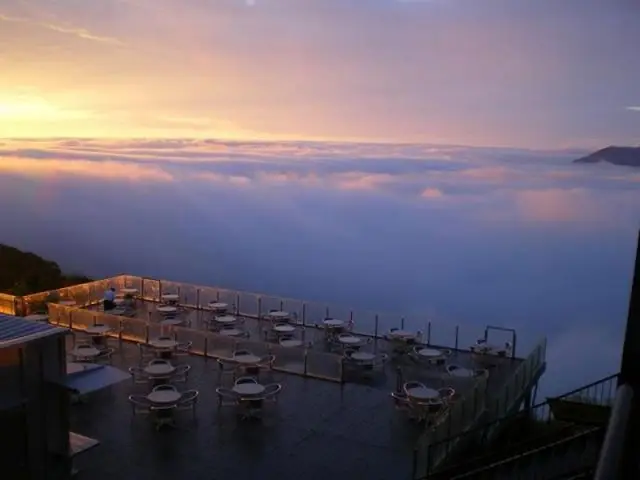 La terrase - 5 - Unkai Terrace of Tomamu - Japon - Nuages