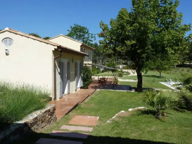 Un jardin sur plusieurs niveaux - Bastide Aix-en-Provence