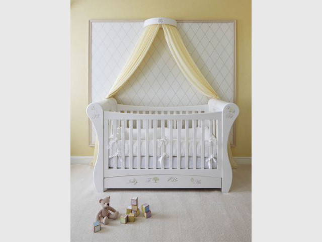 Petite chambre bébé blanche Royal
