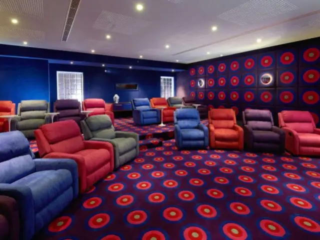 Salle de cinéma Lunaplex - Luna2 studios