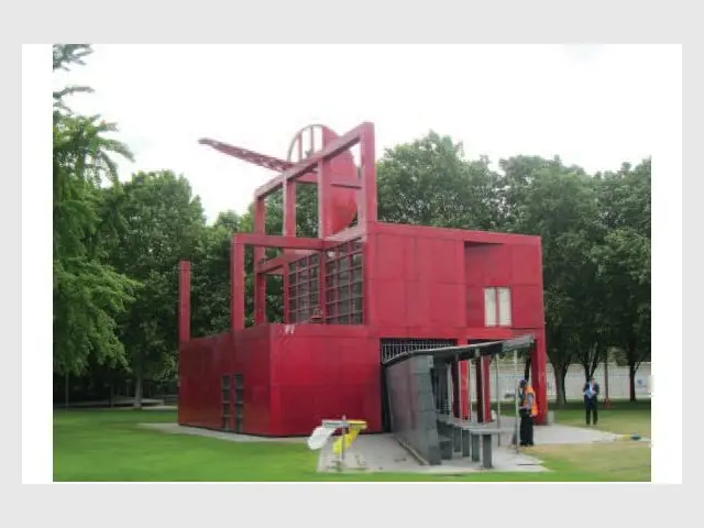 réhabilitation du Café Folie de Bernard Tschumi  à la Villette