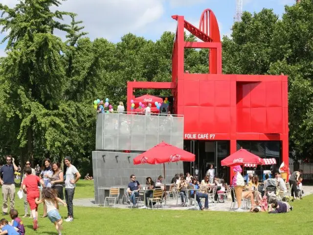 Vue après la réhabilitation  - réhabilitation du Café Folie de Bernard Tschumi  à la Villette