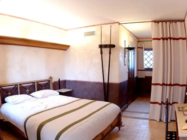 Chambre de la Villa Gallo-Romaine - Hôtels du Puy du Fou