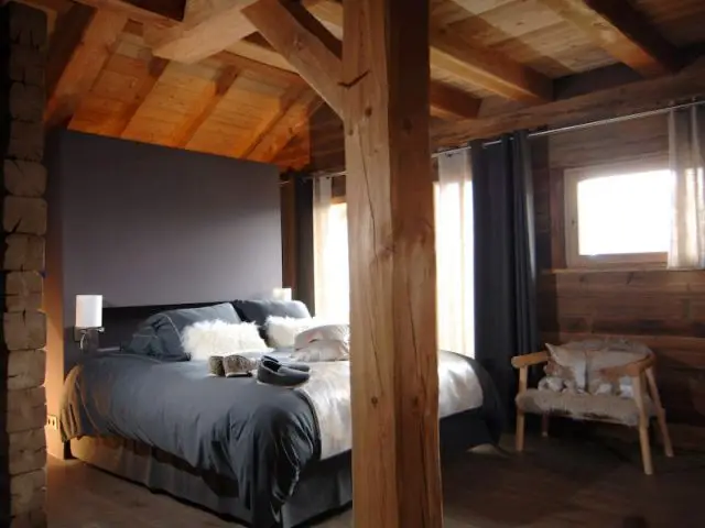 Une suite parentale en vieux bois - Chalets Bayrou