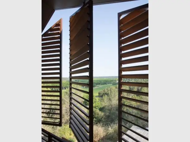 Brise-soleil en bois - Maison Nourrigat-brion