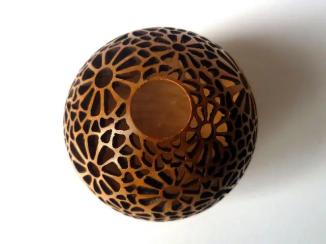 Les bulles en dentelle de bois découpé de Joss Naigeon - Une collection d'objets décoratifs dédiée au motif