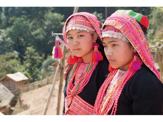 jeunes filles du peuple Akha