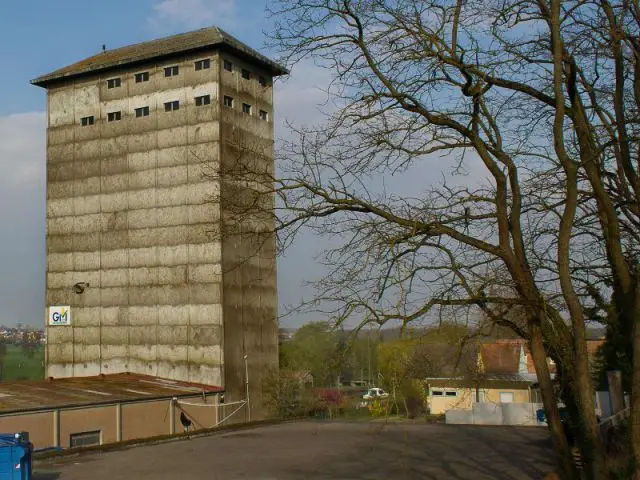 Un silo à grains - ''L'Habitable inhabité'' par Guillaume Romero