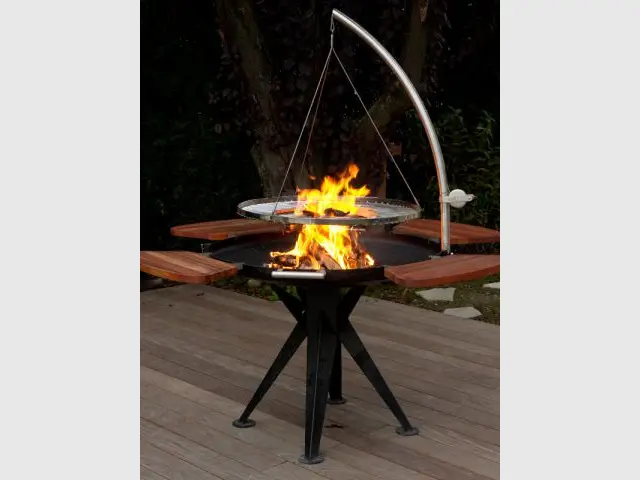 Un barbecue suspendu - Dix barbecues originaux et innovants