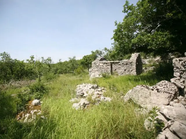 Avant : deux abris de berger en ruine - Maison Caldium