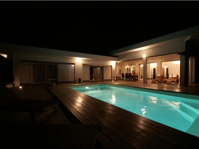 Piscine de nuit - maison Guadeloupe