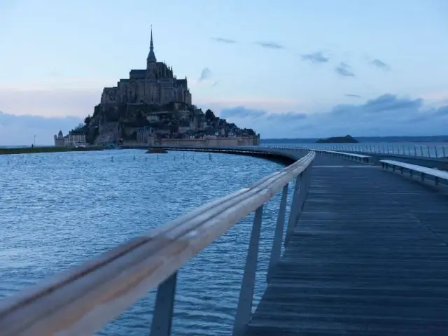 Le terre-plein, livré septembre prochain  - Mont-Saint-Michel : le pont-passerelle prêt à l'ouvrage