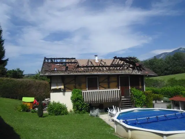 Le respect de l'architecture locale - Reconstruction totale d'une maison incendiée