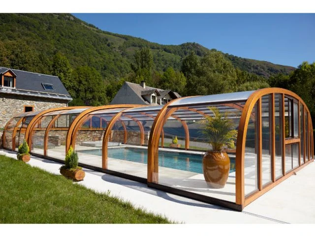 La construction d'un abri esthétique et modulable - Reportage abri de piscine montagne