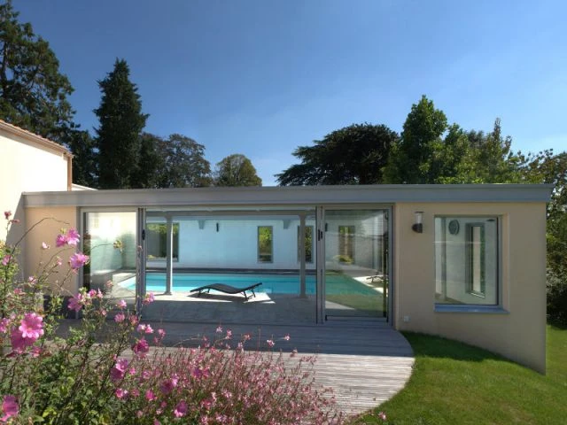 Piscine intérieure parfaitement intégrée - Trophées de la piscine 2014