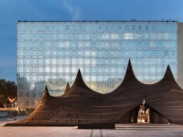 Une tente de 500m² - Tente Flij à l'Institut du monde arabe