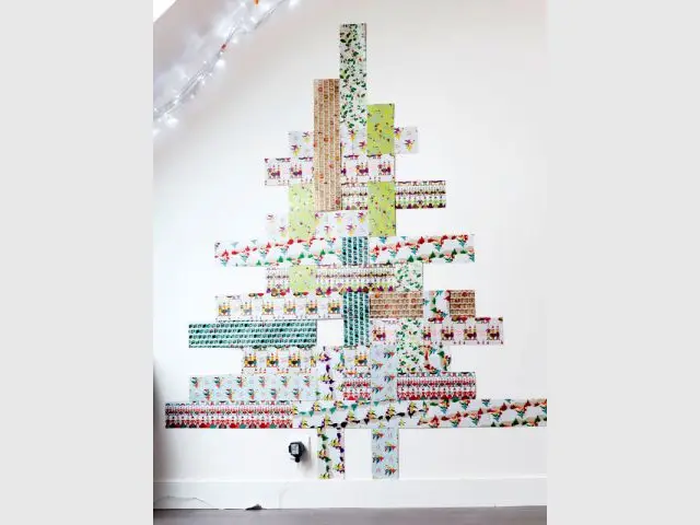 Un sapin de Noël en papier à installer au mur - Déco de Noël à faire soi-même