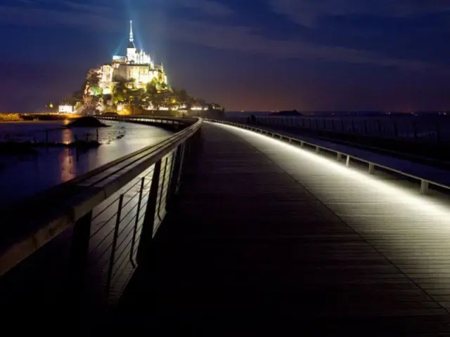 Mont-Saint-Michel : un chemin d'accès lumineux - Marie Baillet / LEC