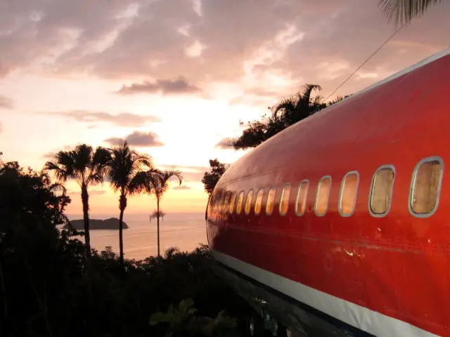 Un hôtel avec vue imprenable sur l'océan - Hôtel 727 Fuselage