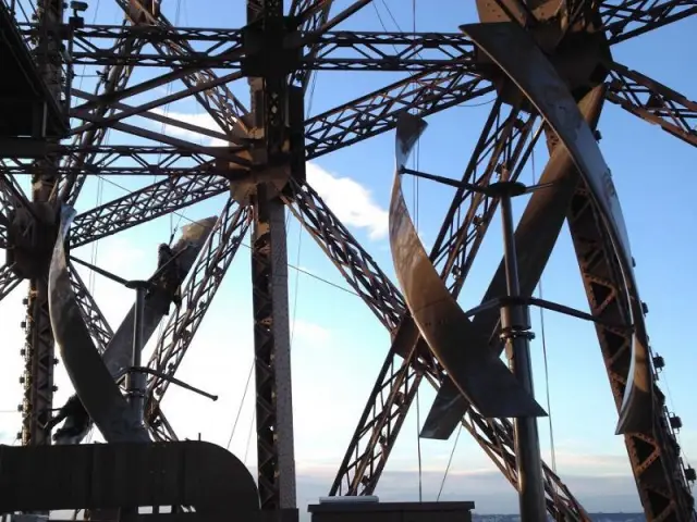 éolienne tour Eiffel