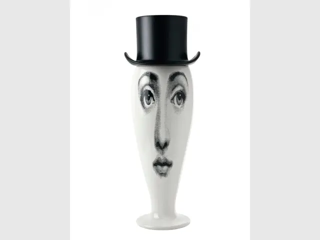 Un vase comme une tête d'homme déformée - Exposition Fornasetti aux Arts Déco