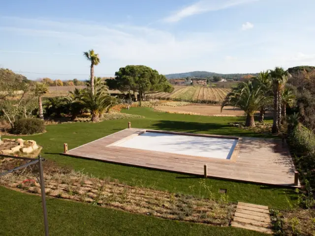 La piscine rénovée pour s'harmoniser à la maison - Rénovation d'une maison provençale