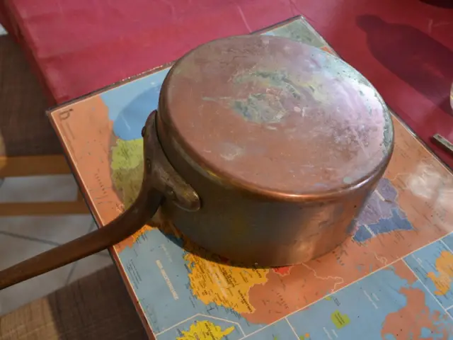 Avant : Une casserole en cuivre patinée - Concours Copper upcycling