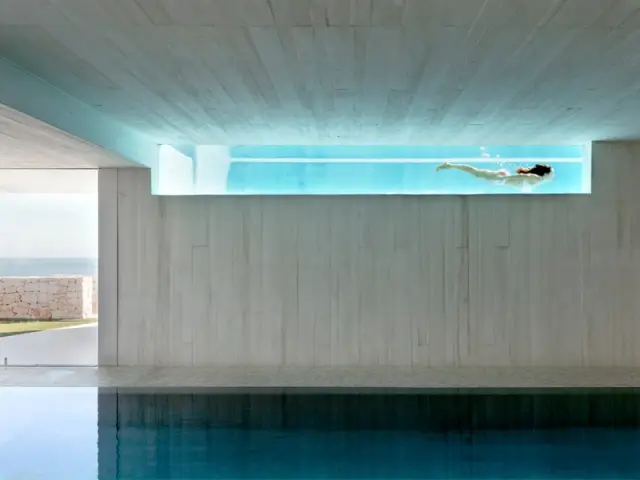 Des piscines dedans/dehors - Sardinera House